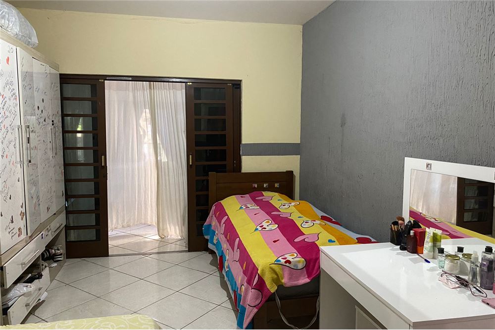 Casa à venda com 4 quartos, 130m² - Foto 9