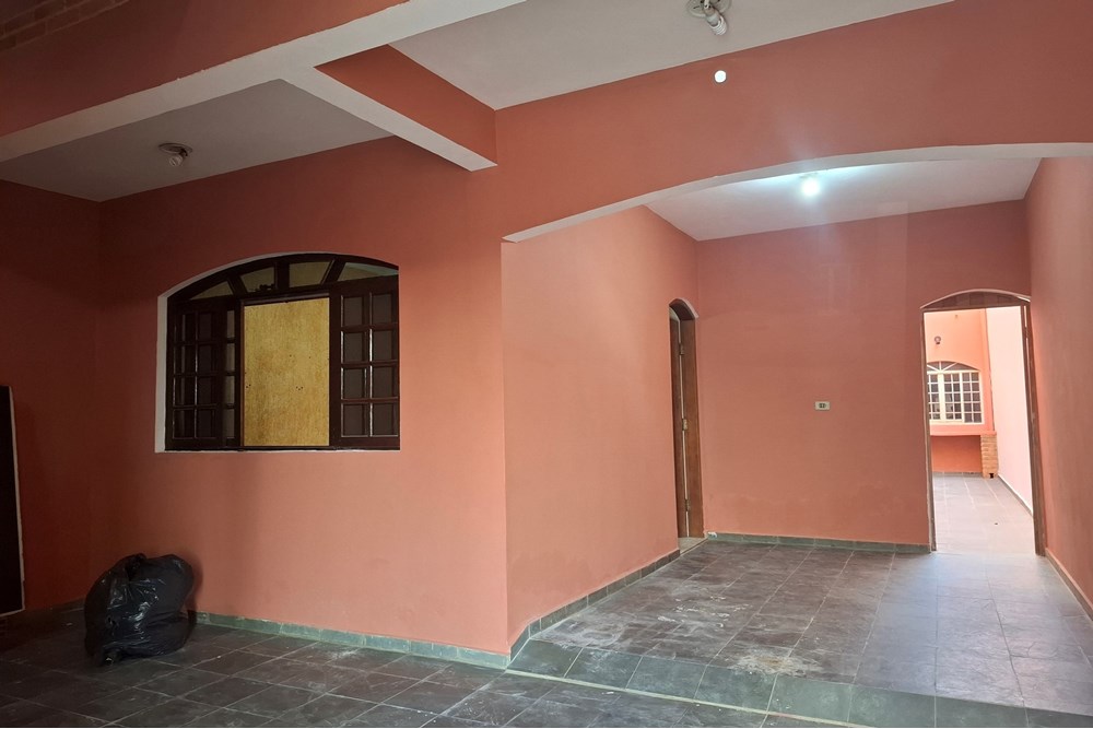 Casa à venda com 4 quartos, 173m² - Foto 2