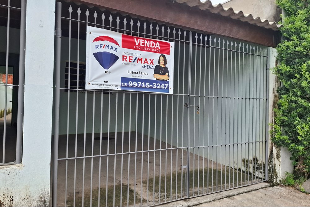 Casa à venda com 2 quartos, 68m² - Foto 1