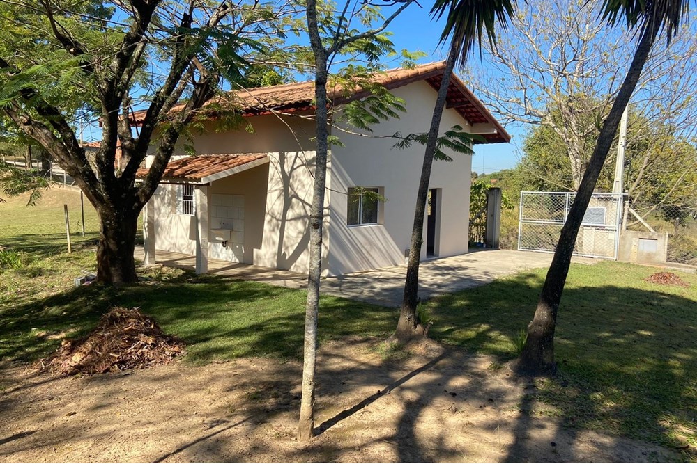 Casa disponível para locação em Quintas de Pirapora!