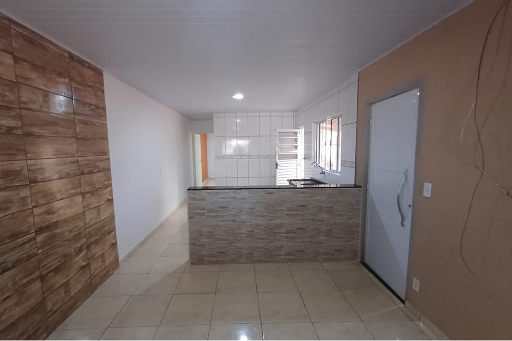 Casa à venda com 1 quarto, 245m² - Foto 2