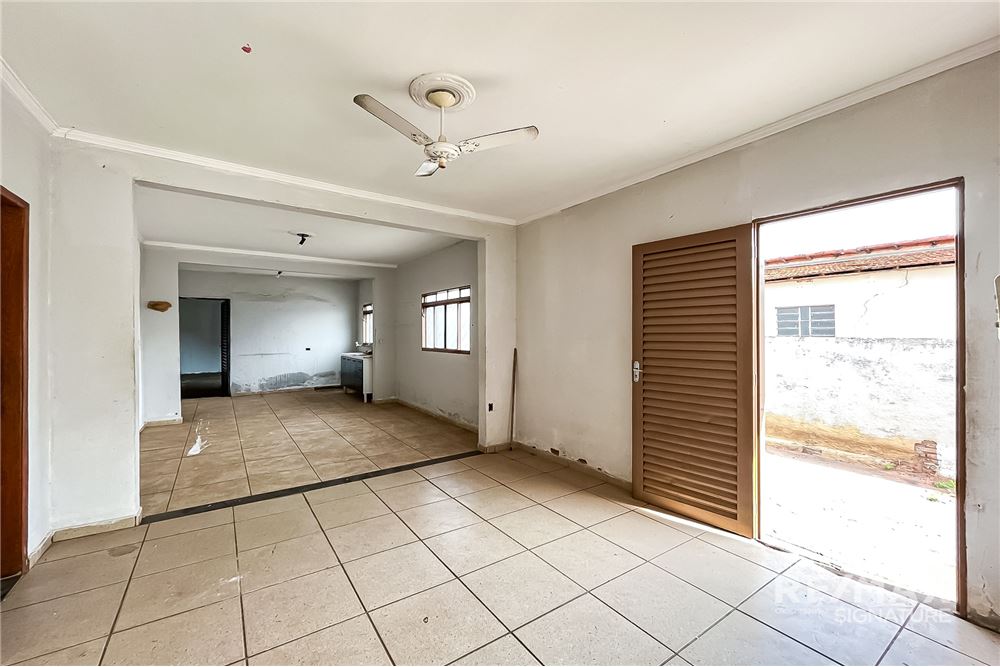 Loja / Salão / Ponto Comercial  à venda, 373m² — foto 2 de 3