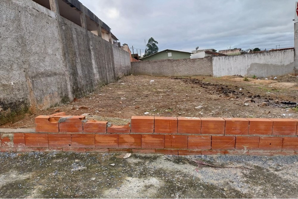 Terreno à venda, 250m² - Foto 1