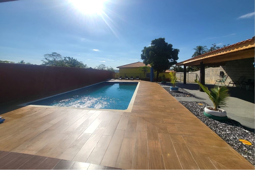 Chácara à venda com 4 quartos, 250m² - Foto 1