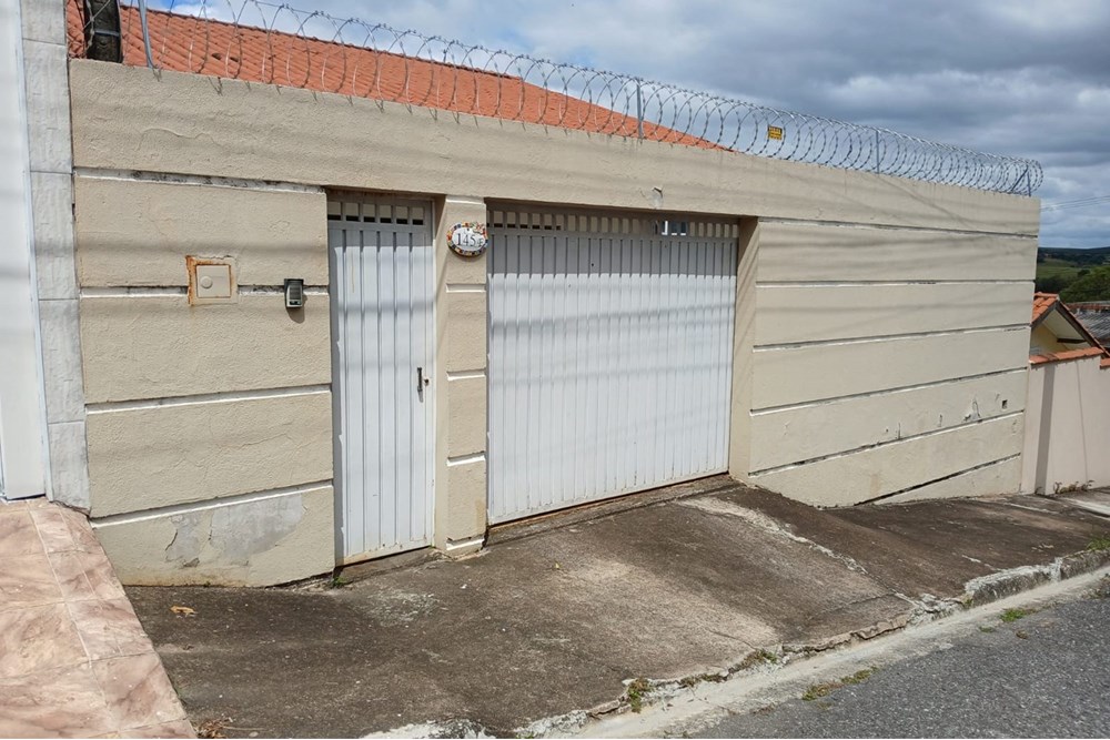 Casa à venda com 3 quartos, 130m² - Foto 1