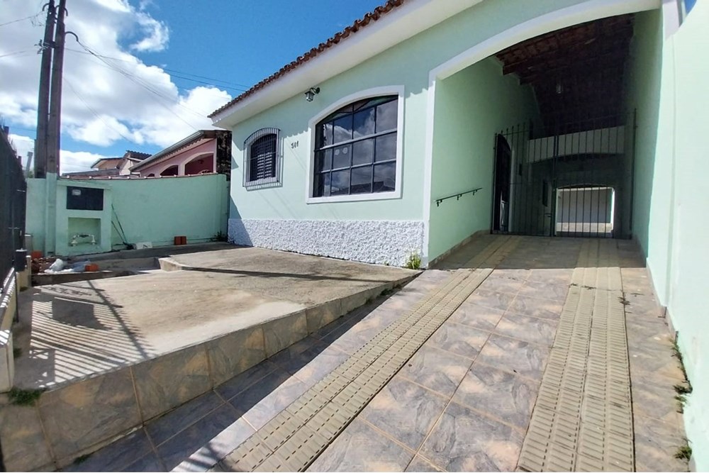 Casa à venda com 3 quartos, 171m² - Foto 2