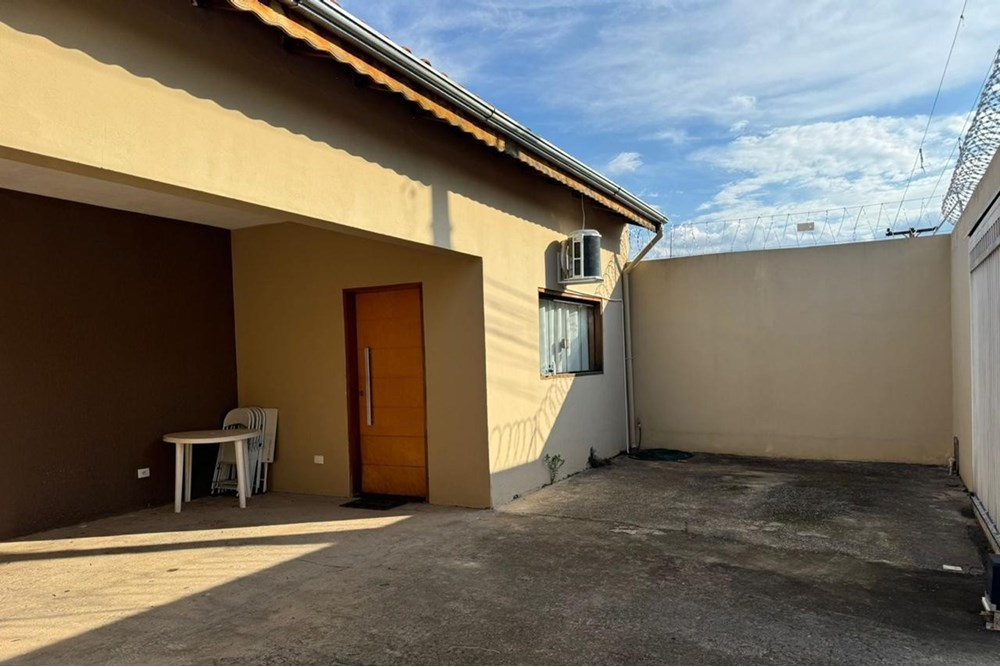 Casa à venda com 3 quartos, 130m² - Foto 2