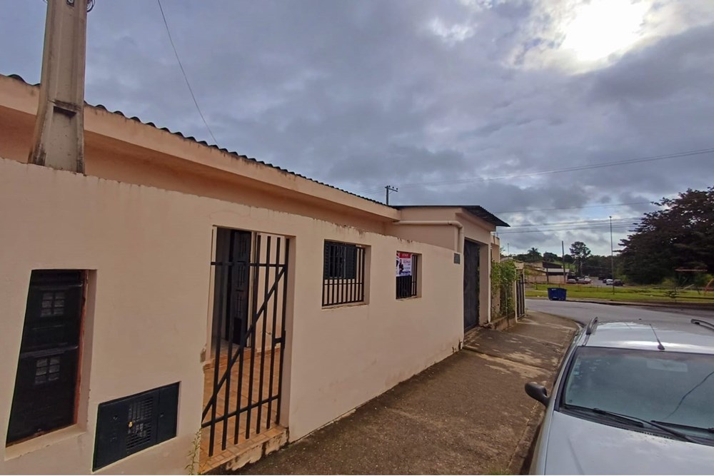 Casa à venda com 3 quartos, 307m² - Foto 2
