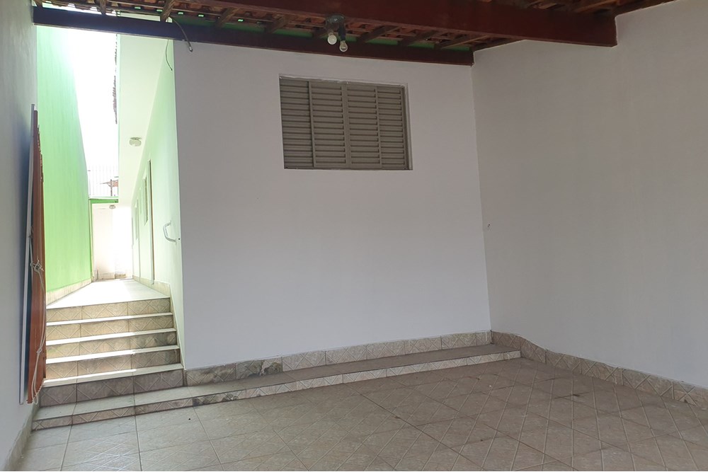 Casa à venda com 2 quartos, 130m² - Foto 2