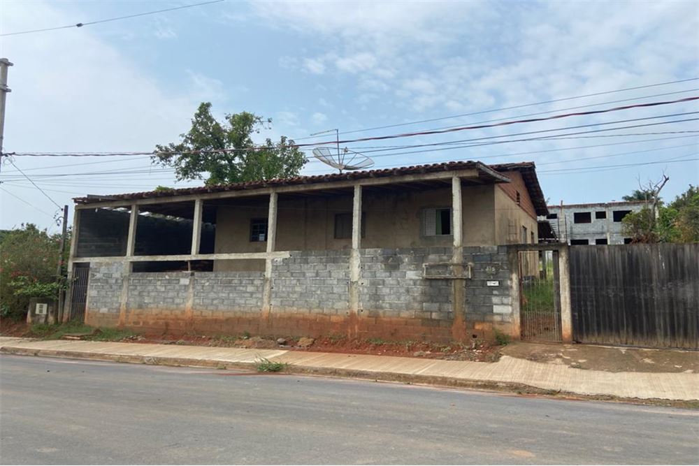 Fazenda à venda com 4 quartos, 102m² - Foto 1