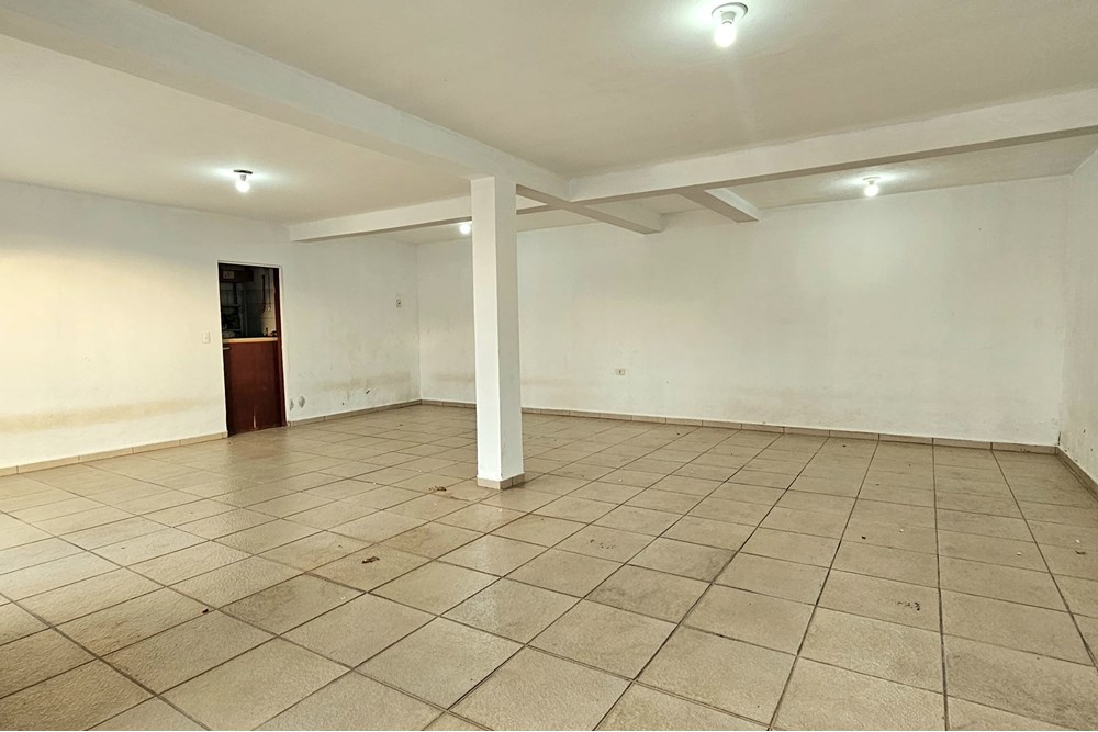 Casa à venda com 3 quartos, 224m² - Foto 5