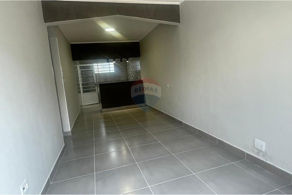 Casa para alugar com 2 quartos, 200m² - Foto 4