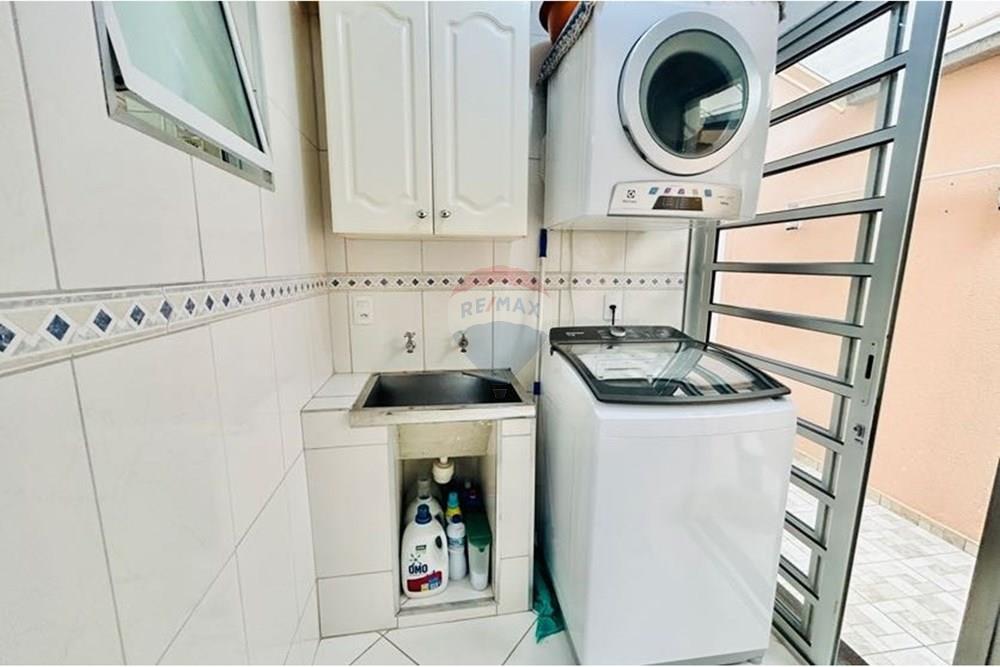 Casa à venda com 2 quartos, 156m² - Foto 14