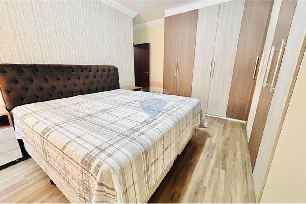 Casa à venda com 2 quartos, 156m² - Foto 2
