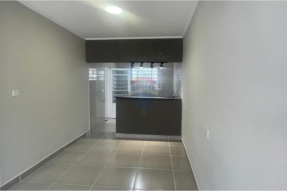 Casa para alugar com 2 quartos, 200m² - Foto 7
