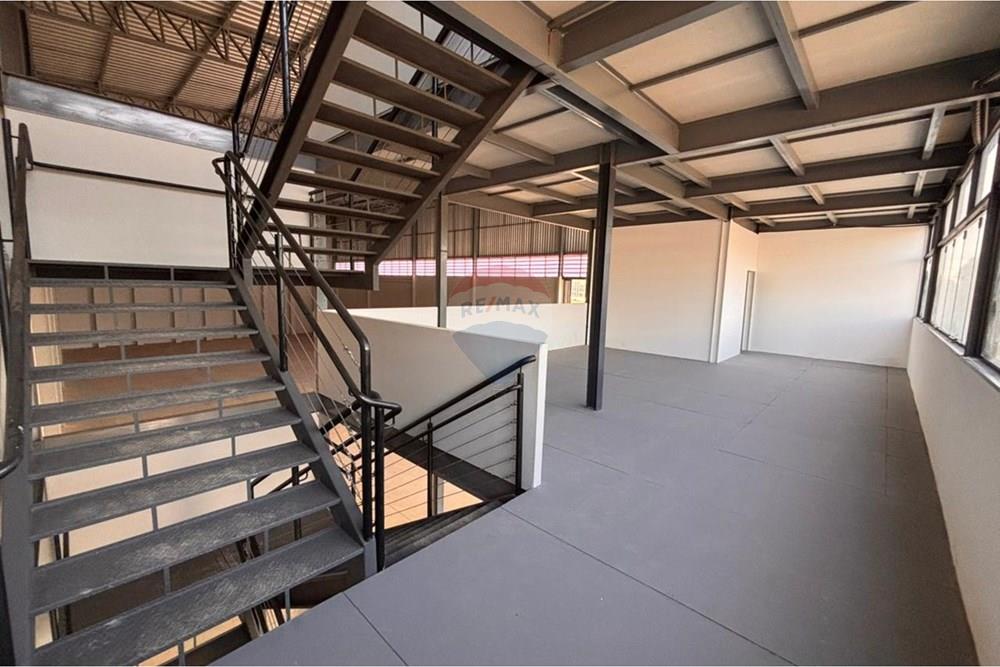 Galpão - Venda - Sorocaba , São Paulo - WhatsApp Image 2026-03-18 at 10.49.23 (1).jpeg - Sala em L - 631641030-6