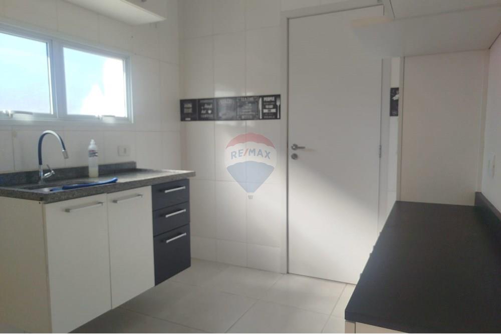 Casa para alugar com 3 quartos, 66m² - Foto 4