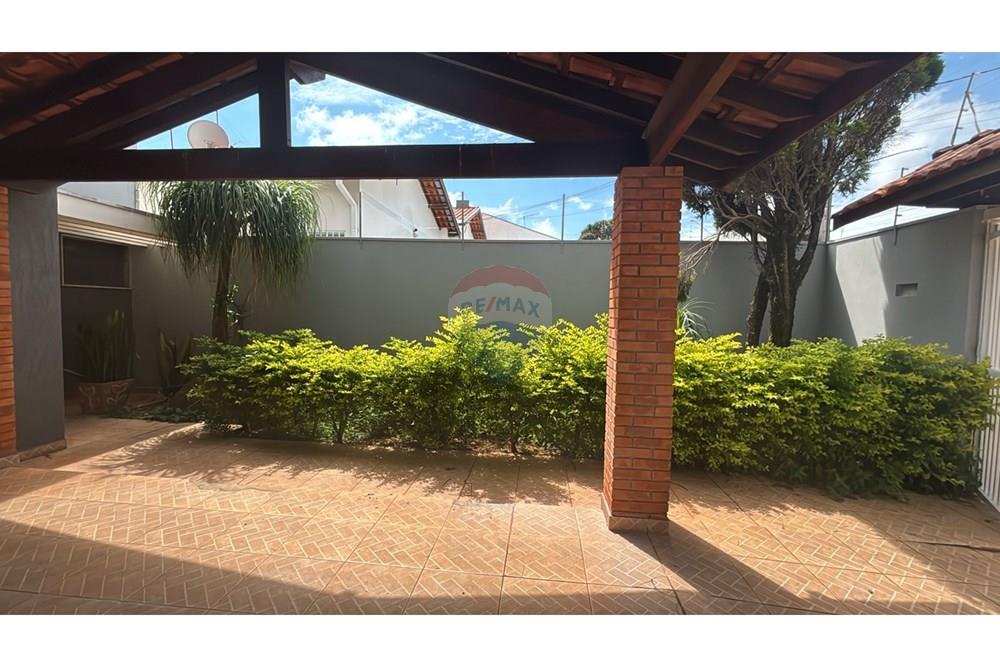 Casa - Alugar - Botucatu , São Paulo - WhatsApp Image 2026-04-01 at 11.25.38 (2).jpeg - 630111111-10