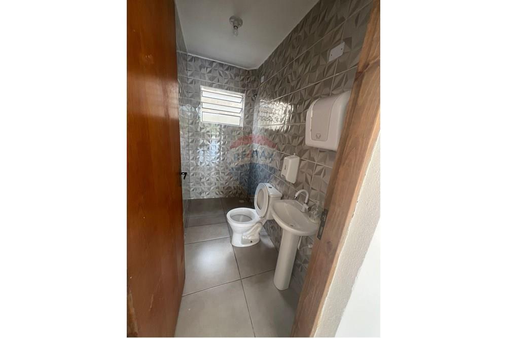 Galpão - Alugar - Jacareí , São Paulo - Banheiro Salão .jpeg - 631471036-10