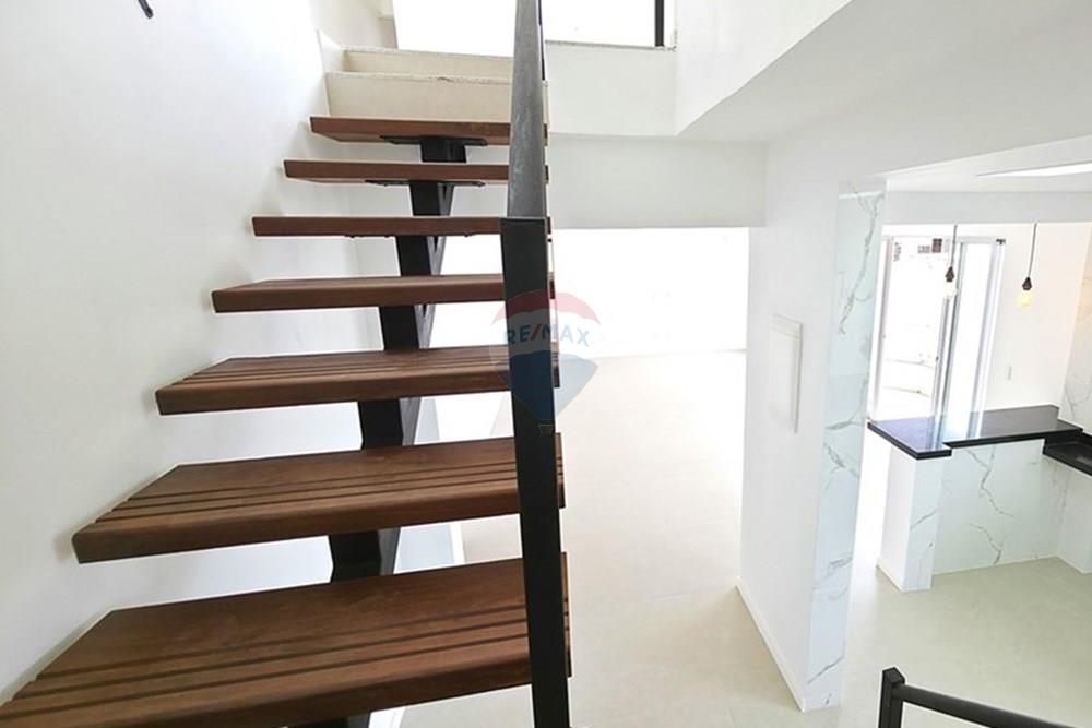 Cobertura - Venda - Cabo Frio , Rio de Janeiro - 016 - Escada de acesso ao segundo pavimento.jpg - 631551046-1