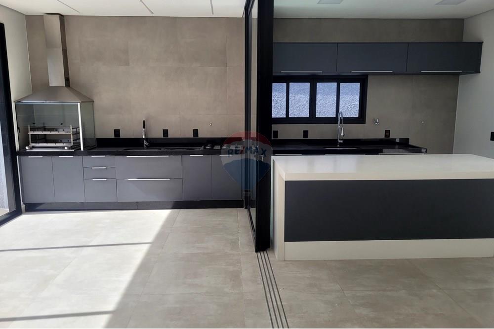 Casa de Condomínio para alugar com 4 quartos, 265m² - Foto 28
