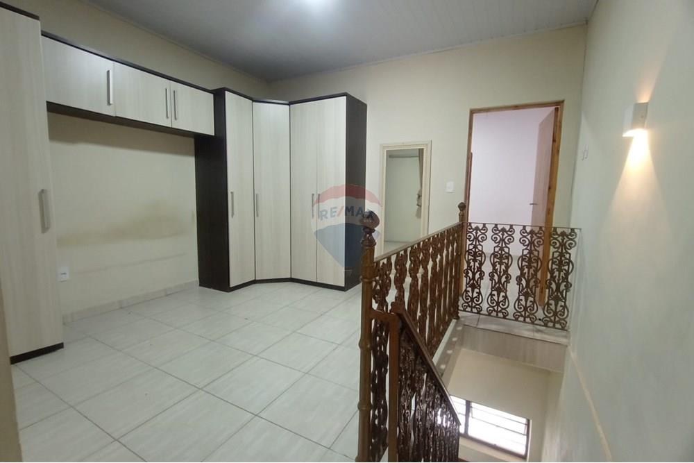 Casa à venda com 2 quartos, 156m² - Foto 14