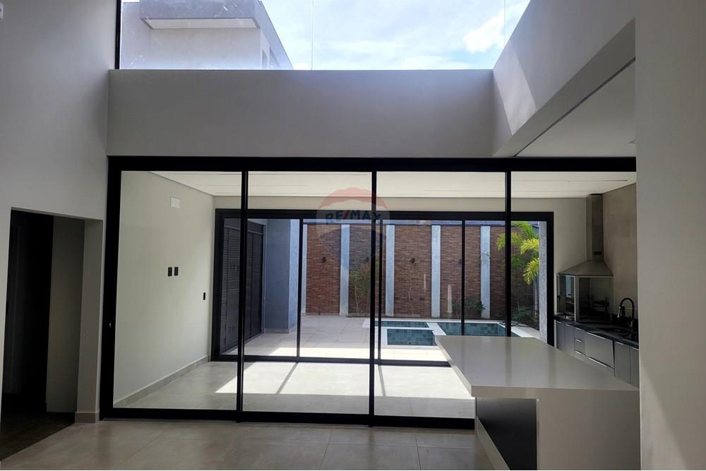 Casa de Condomínio para alugar com 4 quartos, 265m² - Foto 6