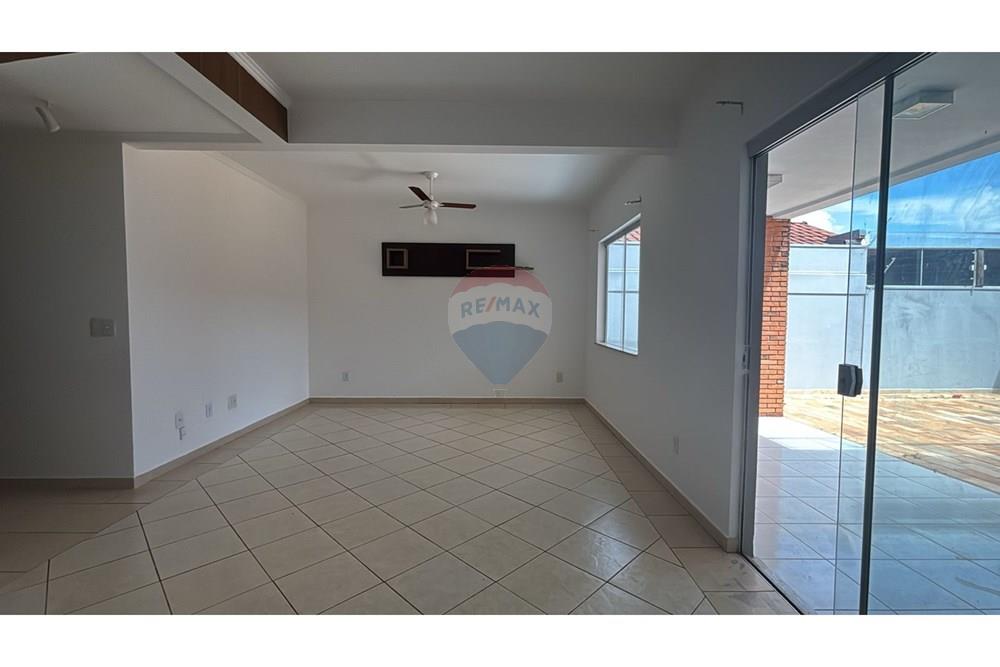 Casa - Alugar - Botucatu , São Paulo - WhatsApp Image 2026-04-01 at 11.37.02.jpeg - 630111111-10