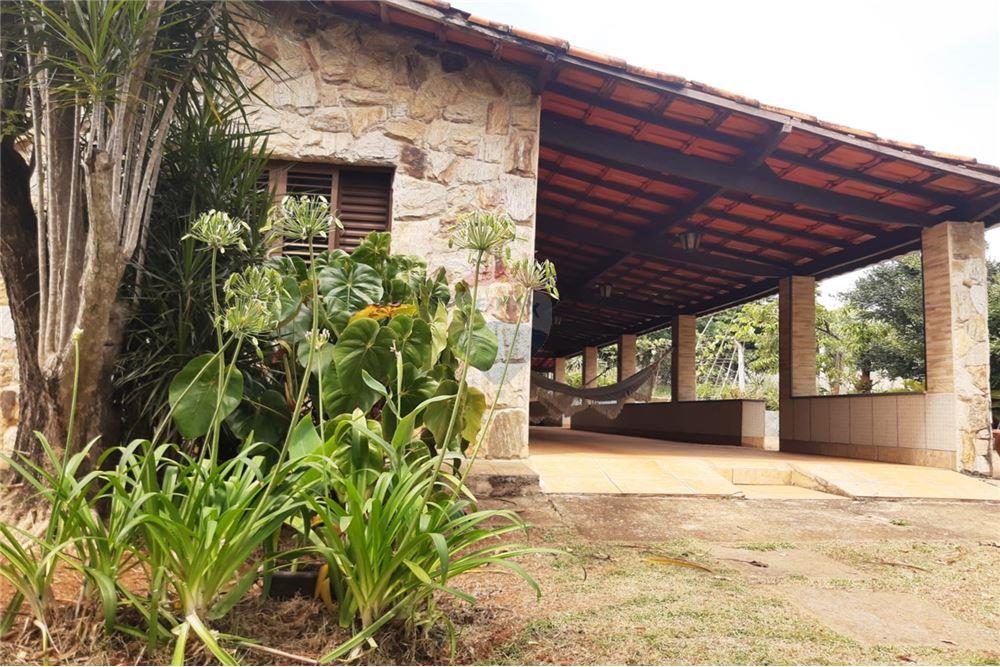 Fazenda à venda com 7 quartos, 400m² - Foto 1