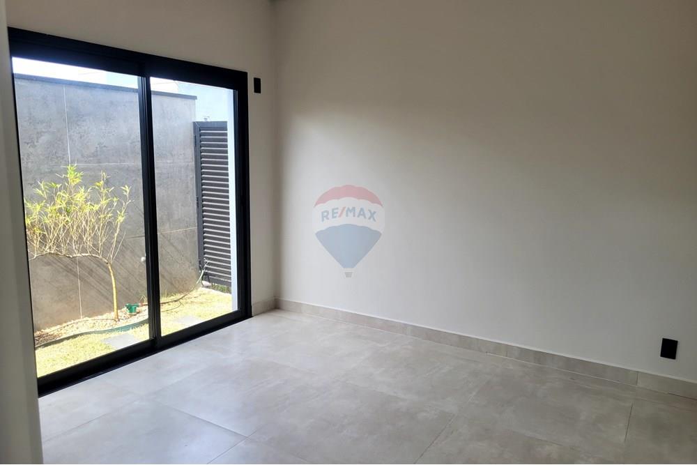 Casa de Condomínio para alugar com 4 quartos, 265m² - Foto 13