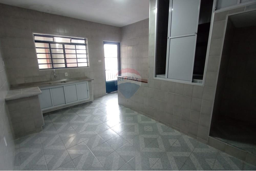 Casa à venda com 2 quartos, 156m² - Foto 18