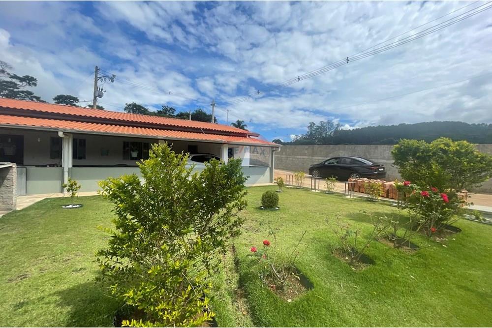 Chácara à venda com 3 quartos, 200m² - Foto 3