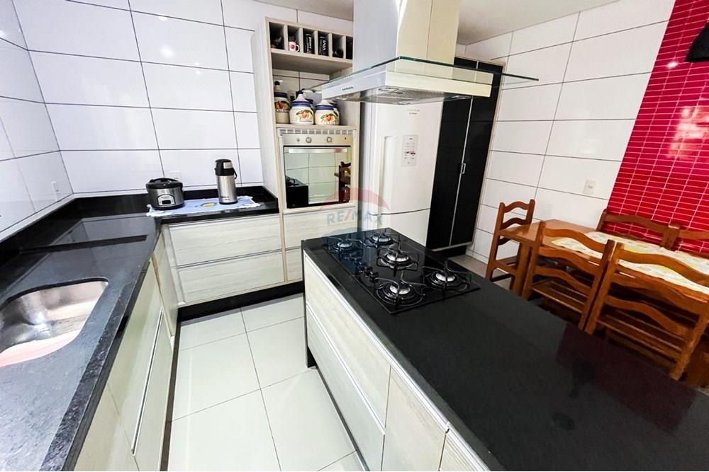 Casa à venda com 2 quartos, 150m² - Foto 12