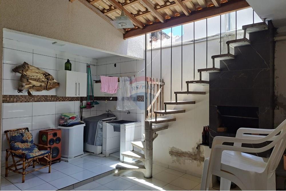 Casa à venda com 2 quartos, 150m² - Foto 17