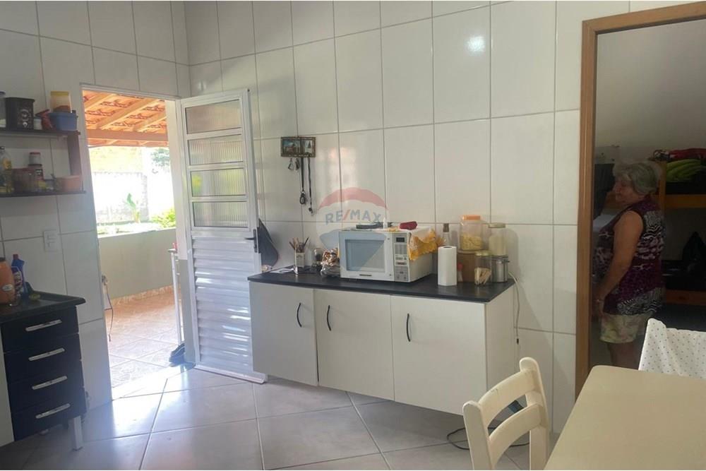 Chácara à venda com 3 quartos, 200m² - Foto 12