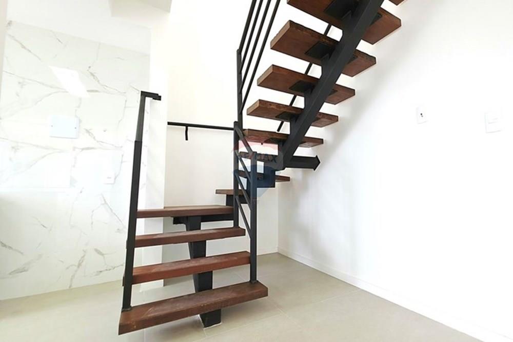 Cobertura - Venda - Cabo Frio , Rio de Janeiro - 015 - Escada de acesso ao segundo pavimento.jpg - 631551046-1