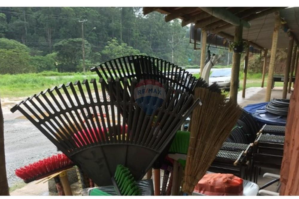 Cj. Comercial/ Sala - Venda - Mairiporã , São Paulo - Vista de dentro pra fora .jpg - 631361065-10