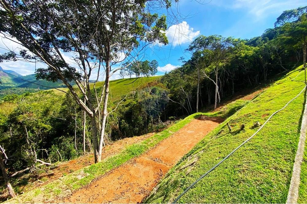 Terreno - Venda - Petrópolis , Rio de Janeiro - WhatsApp Image 2025-04-23 at 15.04.13.jpg - Jardim Externo - 631611008-1