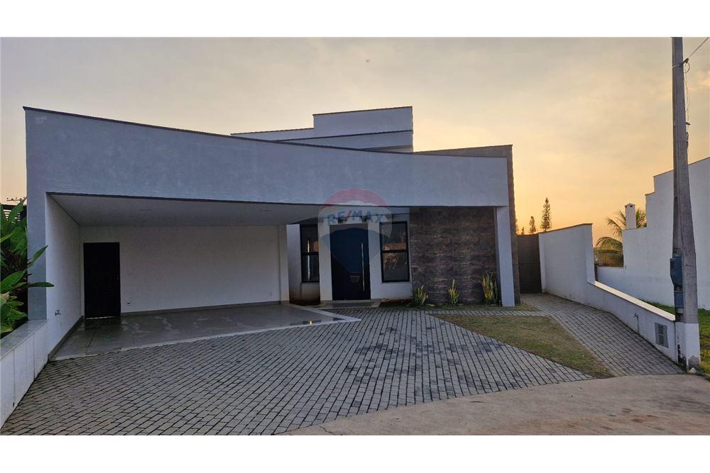 Casa de Condomínio - Alugar - Votorantim , São Paulo - por do sol possivel se ver no fundo da casa - Fachada - 630601142-57