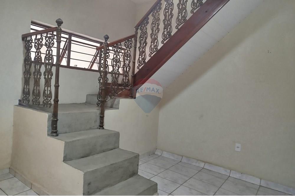 Casa à venda com 2 quartos, 156m² - Foto 11