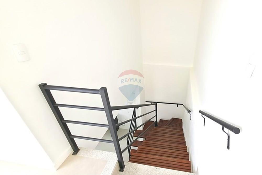 Cobertura - Venda - Cabo Frio , Rio de Janeiro - 017 - Escada de acesso ao segundo pavimento.jpg - 631551046-1