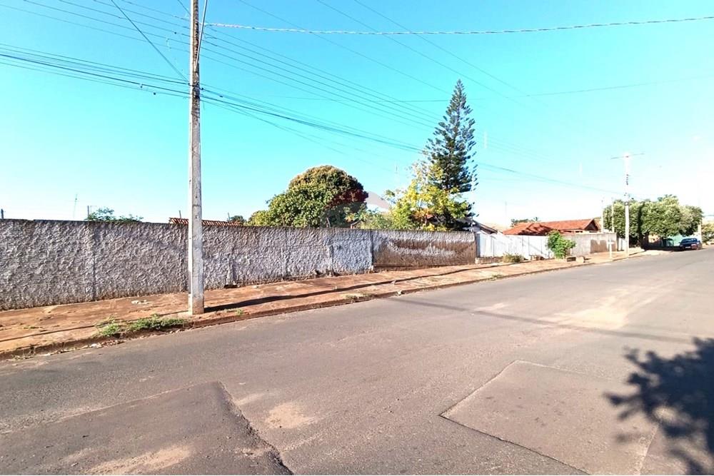 Casa - Venda - Andradina , São Paulo - Frente lateral.jpg - 631201011-93