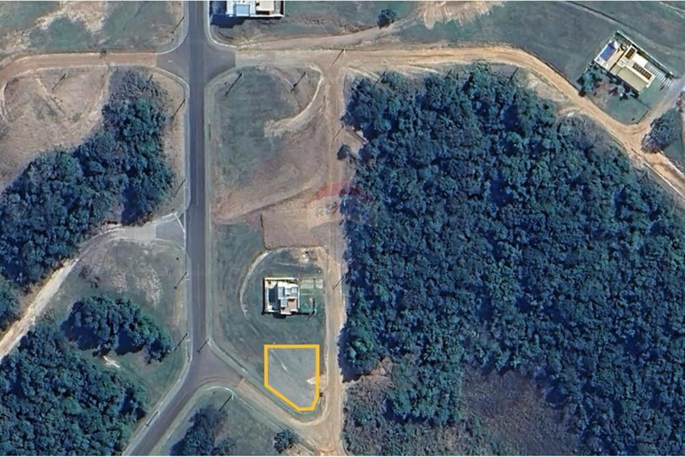 Terreno - Venda - Pardinho , São Paulo - Captura de tela 2025-09-29 112824.jpg - Quintal - 630481103-128