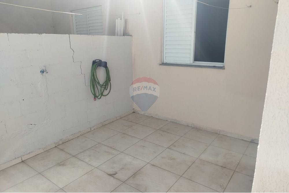 Casa para alugar com 3 quartos, 66m² - Foto 14