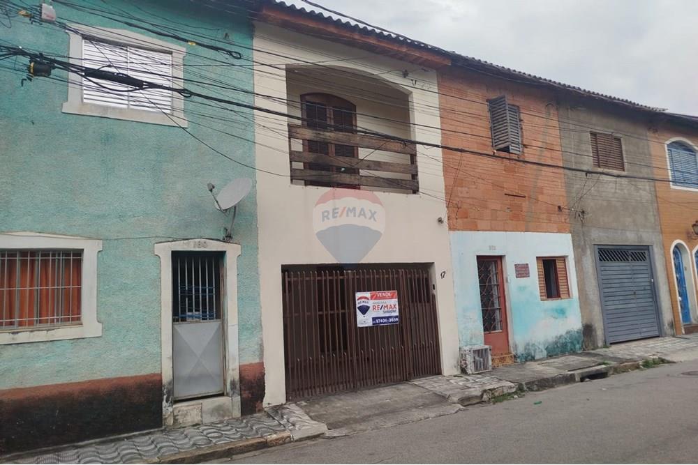 Casa à venda com 2 quartos, 156m² - Foto 1