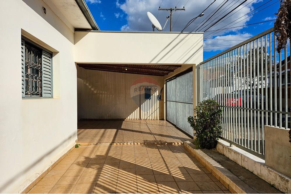 Casa - Venda - Botucatu , São Paulo - garagem.jpeg - 630111087-9