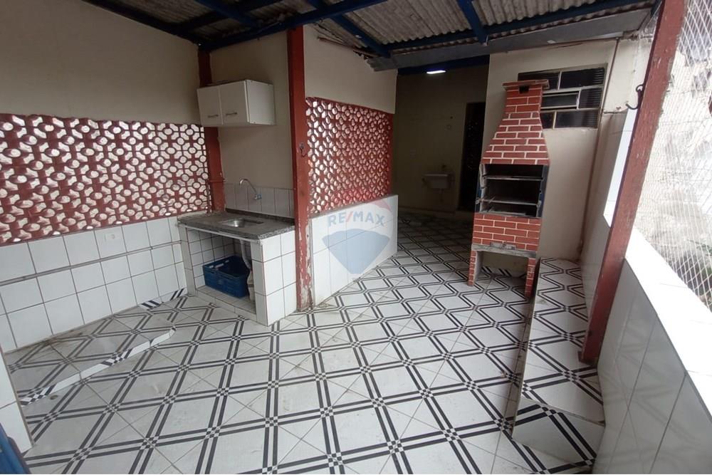 Casa à venda com 2 quartos, 156m² - Foto 9