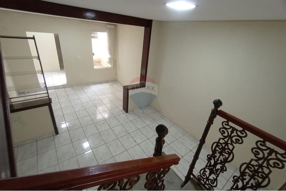 Casa à venda com 2 quartos, 156m² - Foto 12