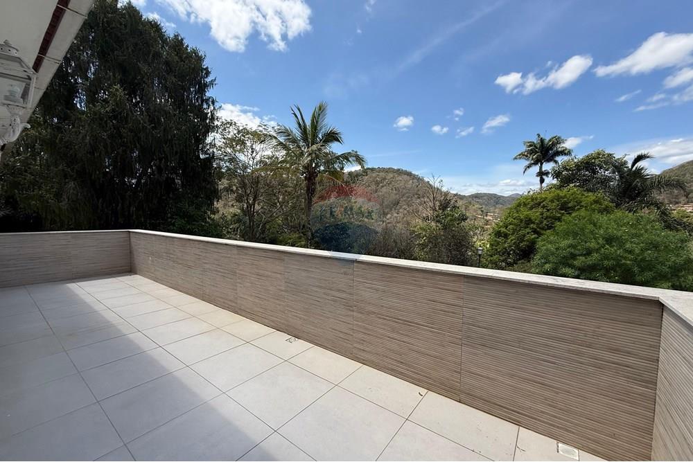 Dzīvojamais - Savrupmāja - Petrópolis , Rio de Žaneiro - BR - IMG-20251012-WA0313 - Copia.jpg - 631611009-22