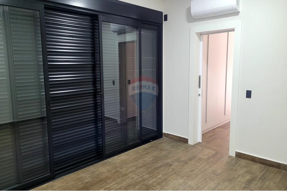 Casa de Condomínio para alugar com 4 quartos, 265m² - Foto 23